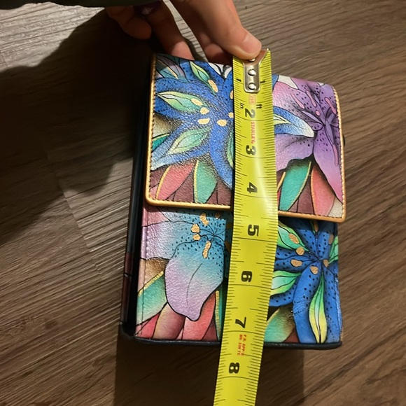 NEW with tags Anuschka beautiful floral purse. - Picture 7 of 8